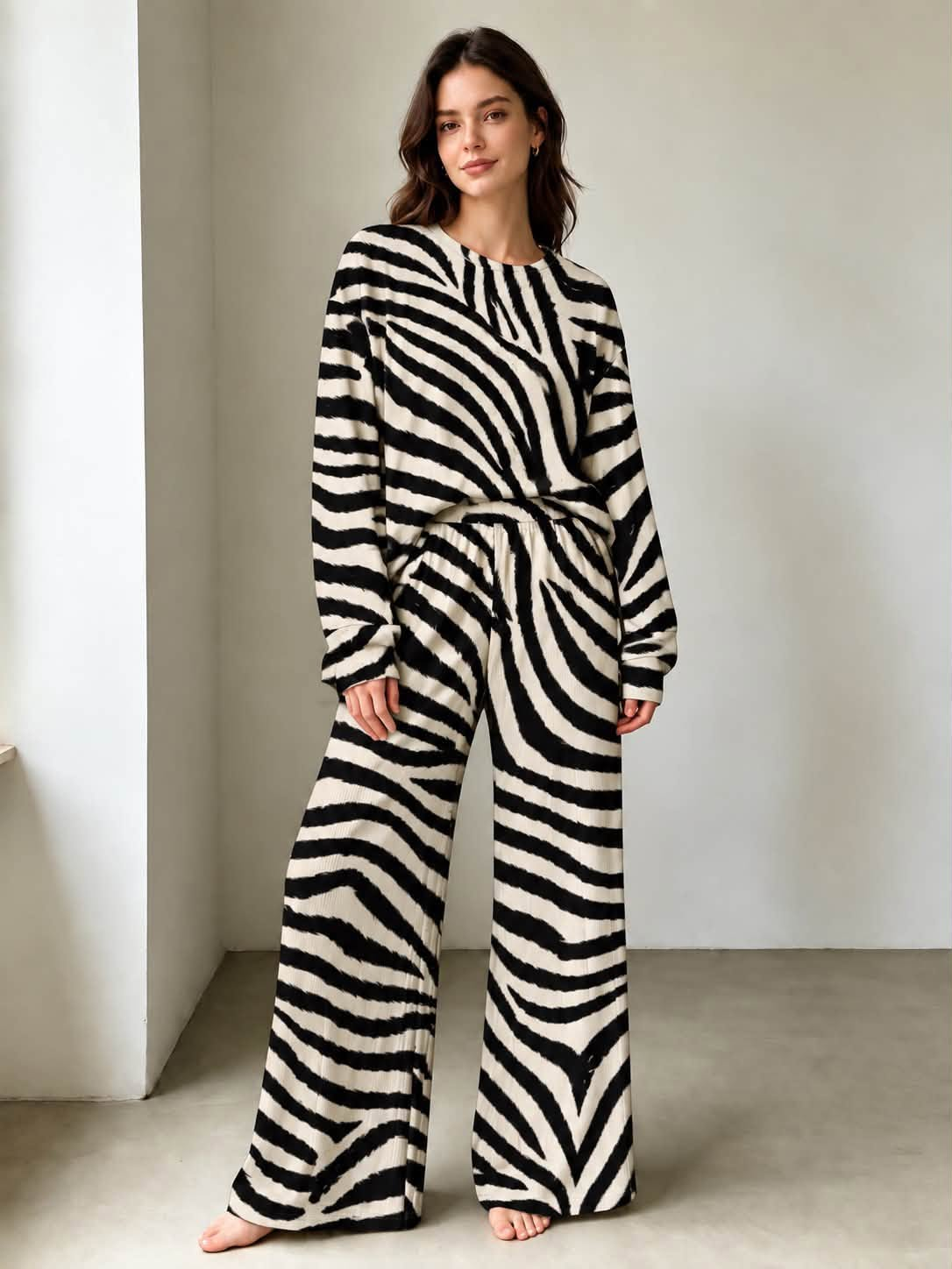 Preorder (5 MOQ) Black Zebra Striped Long Sleeve Top Logo Pockets Pants Girls & Woman Clothes Set