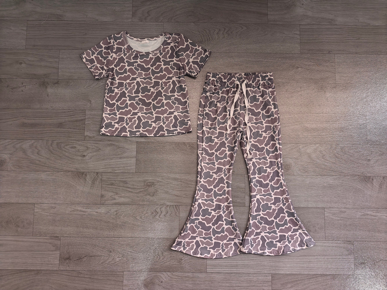 GSPO1889 Preorder Camo Print Short Sleeve Top Bell Pants Girls Clothes Set