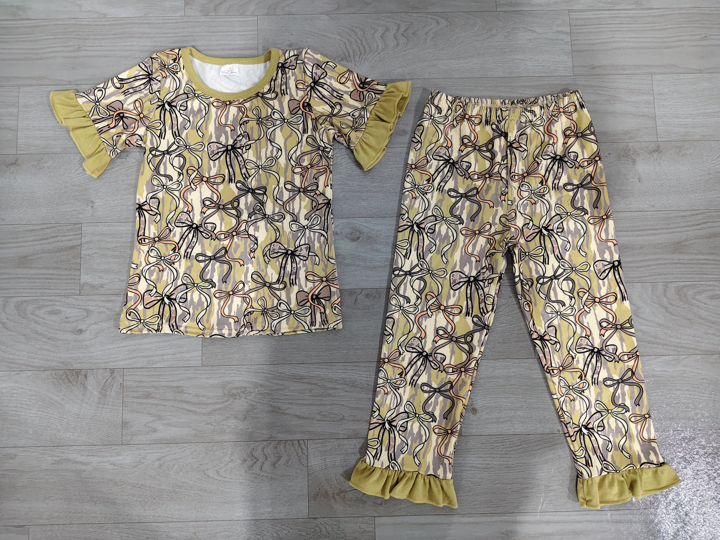 7.2 Preorder Girls Green Camo Bow Short Sleeve With Pants Pajama Set