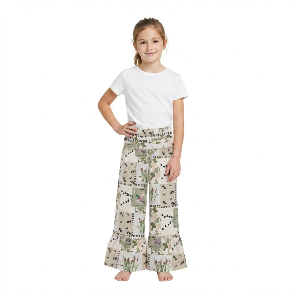 P1067 Vintage Duck Camo Reed Patchwork Print Girls Ruffle Flare Bottom Pants
