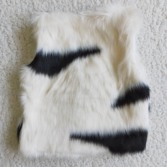 Girls white and black winter faux fur vest 6 A21-13