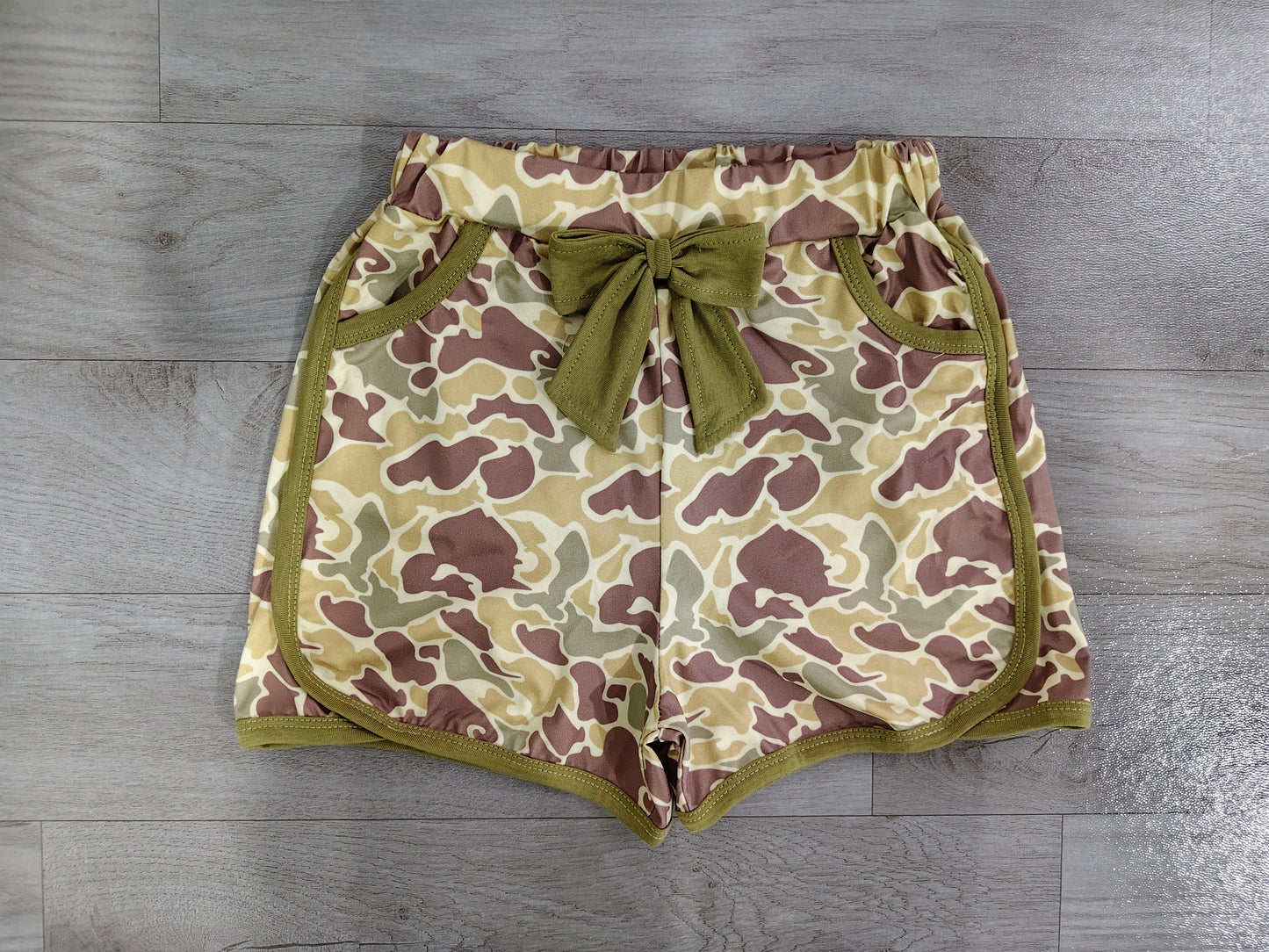 7.2 Preorder Baby Girls Green Camo Pocket Shorts With Bow