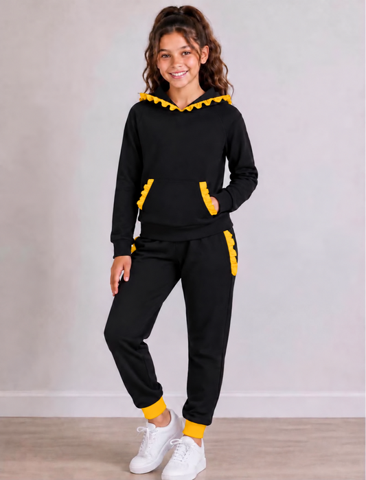 (Custom Design Preorder MOQ 5) Teams Black Cotton Yellow Ruffles Hoodie Top Pockets Joggers Pants Girls Clothes Set
