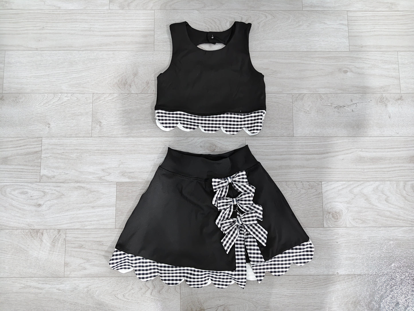 4.30 GSD4176 Preorder Black Plaid Bows Girls Summer Scallop Yoga Clothes Set