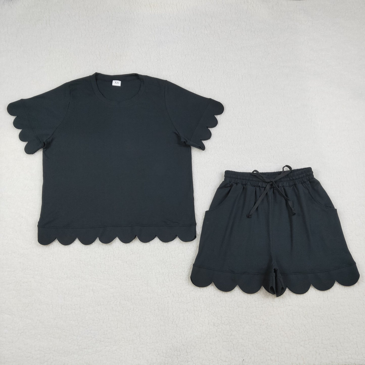 Mommy and Me Black Scallop Outfits, Short Sleeve Two Piece Set for Mother Daughter
