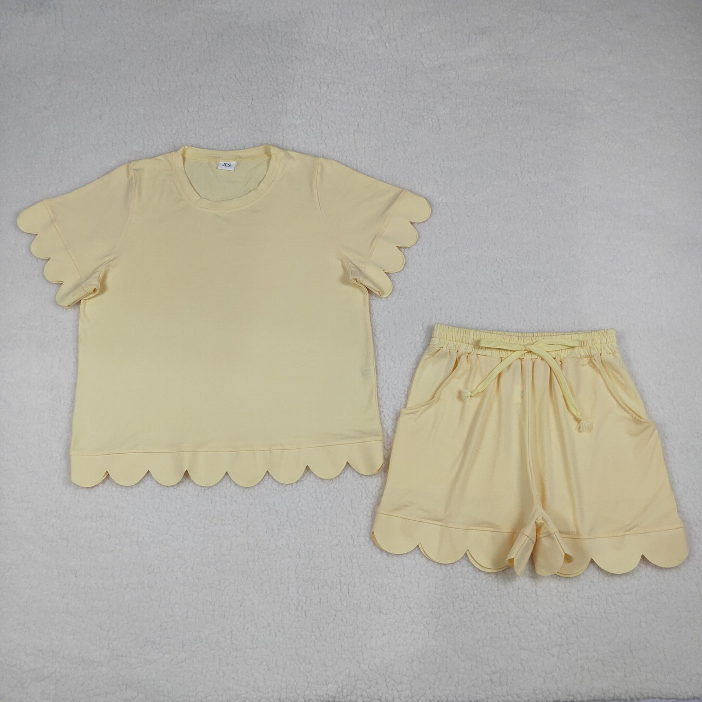 Mommy and Me Yellow Scallop Outfits, Short Sleeve Two Piece Set for Mother Daughter