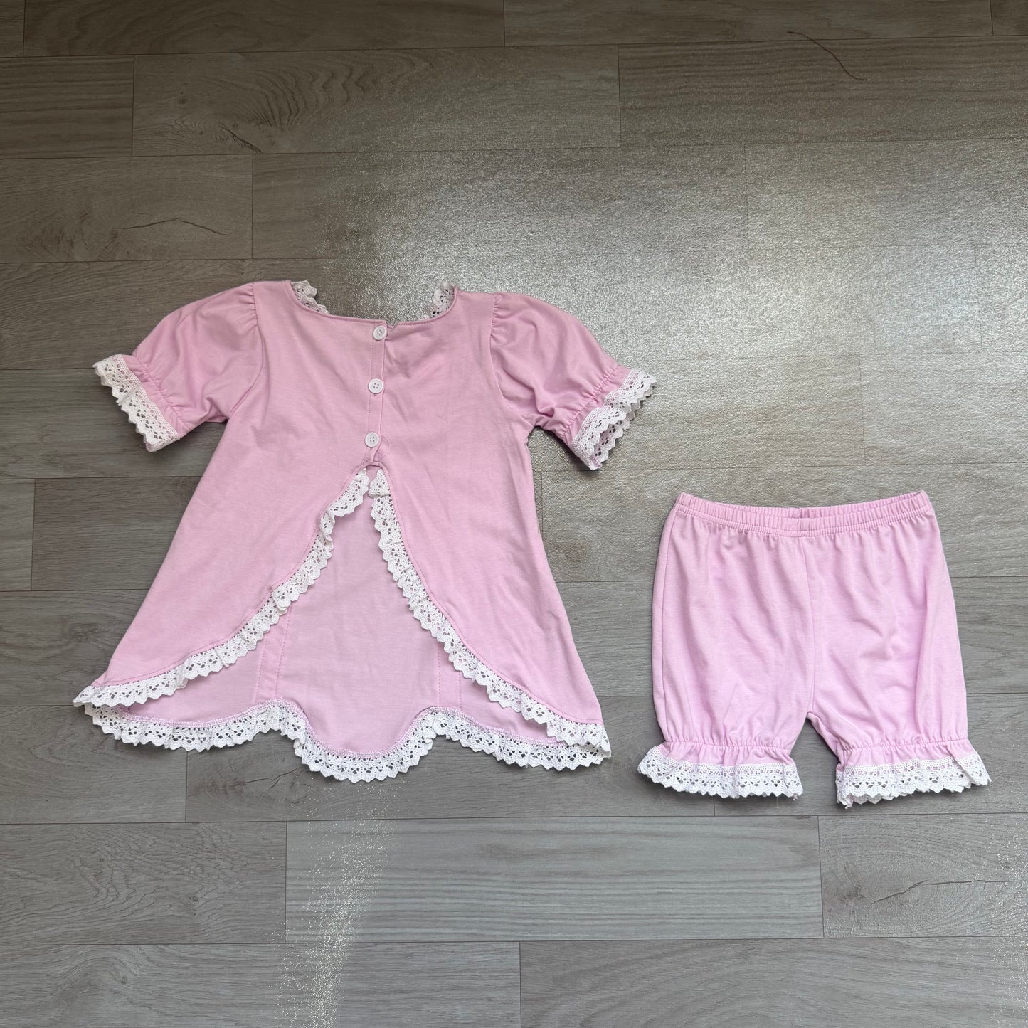 GSSO3681 Toddler Girls Lavender Lace Trim 2-Piece Outfit | Puff Sleeve Top & Bloomer Shorts Set
