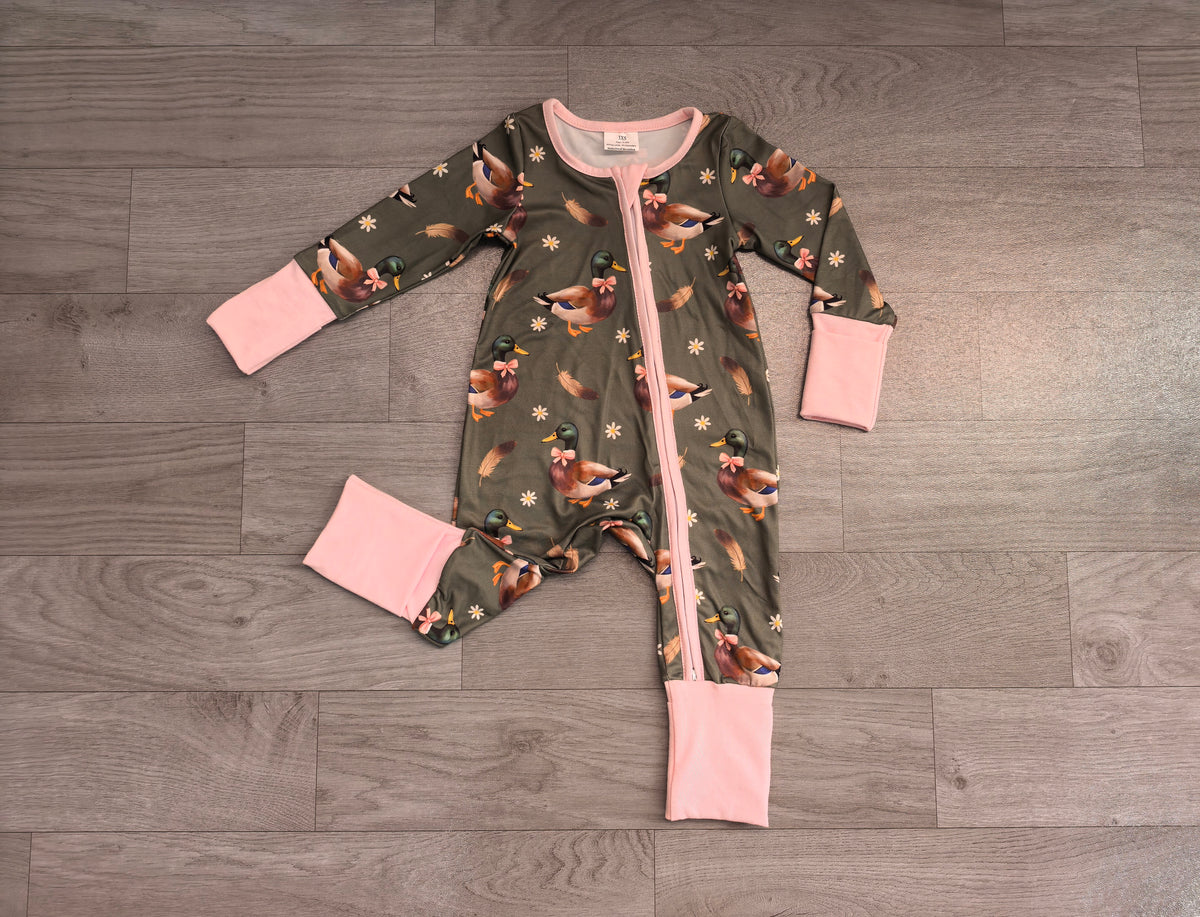 8.6 LR3225 Preorder Duck Flowers Baby Girls Long Sleeve Zipper Sleeper Romper