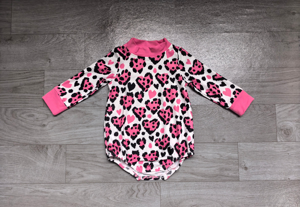 9.9 LR3332 Preorder Pink Heart Leopard Print Baby Girls Valentine's Day Mock Neck Bubble Romper