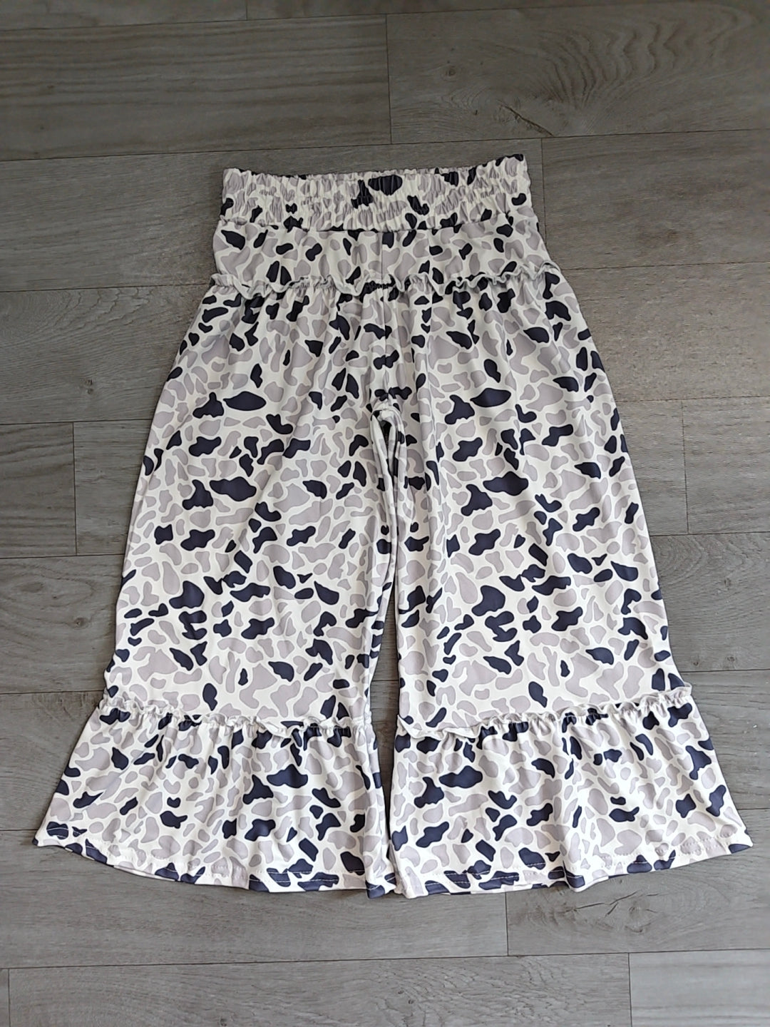 7.6 Preorder Kids Girls Grey Camo Loose Active Pants