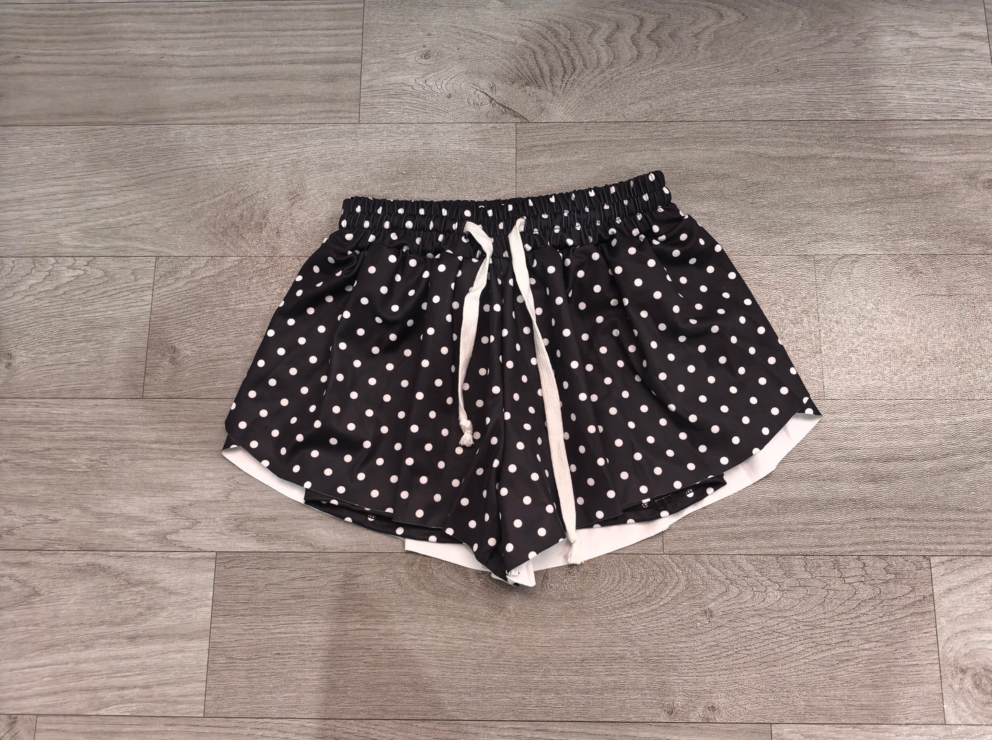 7.24 Preorder SS0968 Black Dots Print Girls Bottom Yoga Flutter Shorts