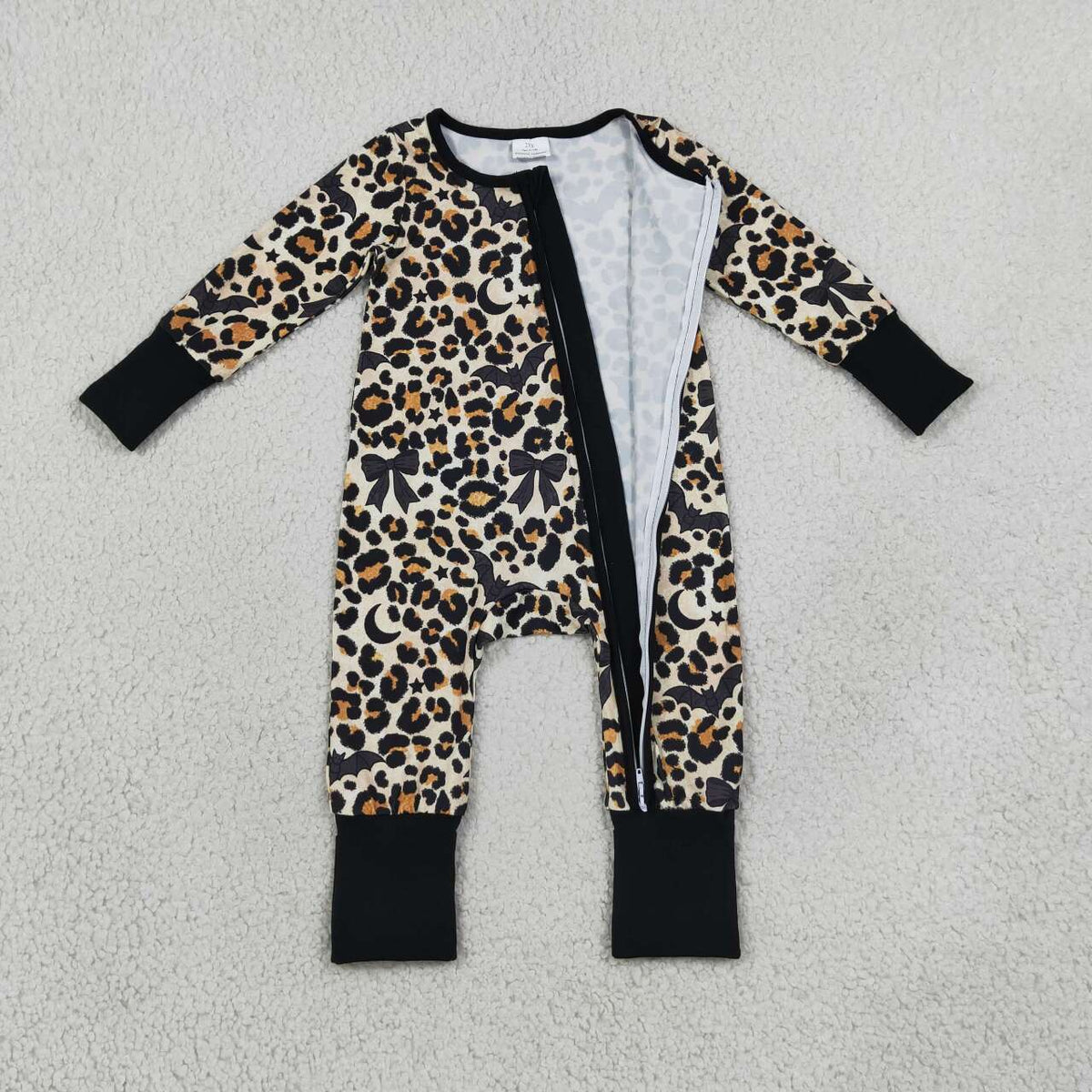 8.7 LR3242 Preorder Bat Leopard Baby Girls Halloween Long Sleeve Zipper Sleeper Romper